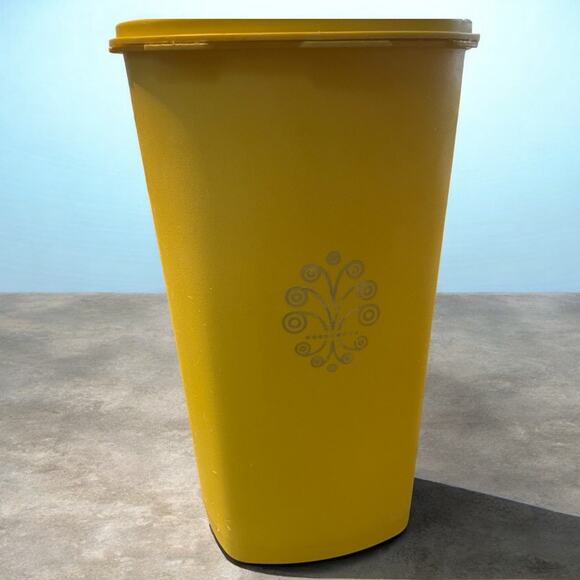 Tupperware 16 Cup Servalier Canister 1222 Lid Seal 808 Yellow Food Storage VTG - Picture 1 of 9